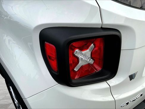 Used 2022 Jeep Renegade Limited AWD/4WD image 23