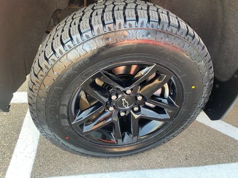 Used 2020 Chevrolet Silverado 1500 LT Trail Boss AWD/4WD image 35