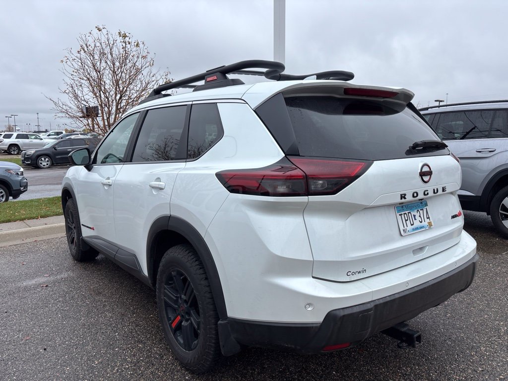 Used 2025 Nissan Rogue SV AWD/4WD image 6