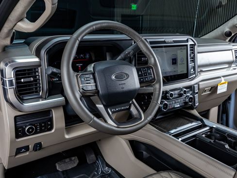 Used 2026 Ford F250 Platinum w/ Platinum Plus Package image 17