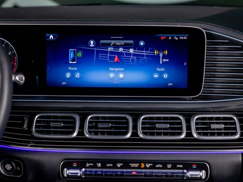 Used 2025 Mercedes-Benz GLS 450 GLS 450 image 31