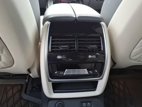 Used 2024 BMW X7 M60i w/ Executive Package AWD/4WD image 12