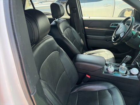 Used 2016 Ford Explorer Limited w/ Equipment Group 301A AWD/4WD image 7