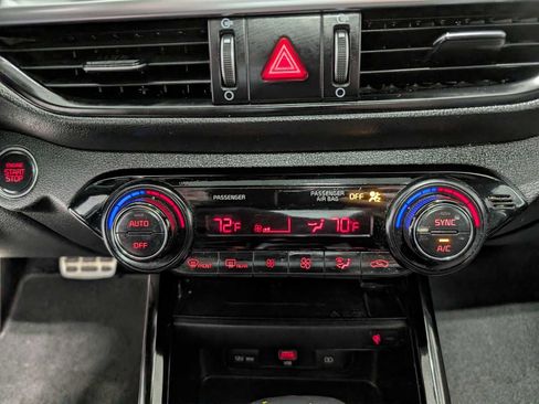 Used 2022 Kia Forte GT-Line w/ GT-Line Premium Package image 31