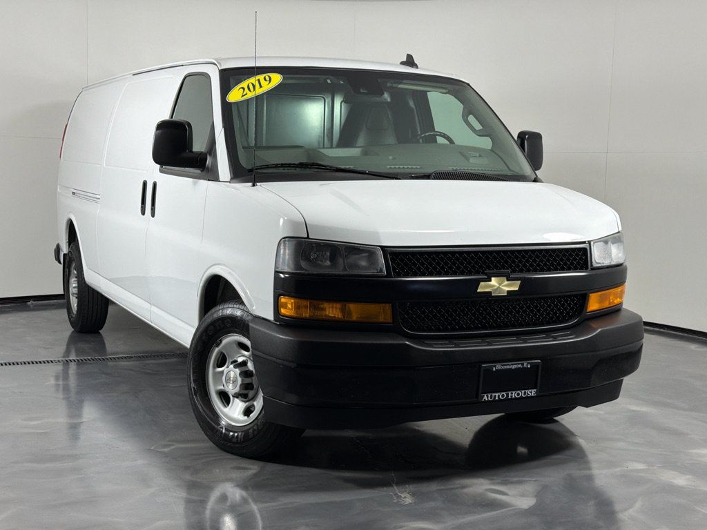 Used 2019 Chevrolet Express 3500 Extended w/ Driver Convenience Package RWD image 2