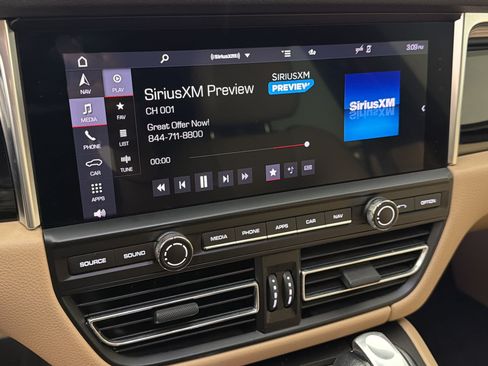 Certified 2021 Porsche Macan S w/ Premium Package Plus AWD/4WD image 17