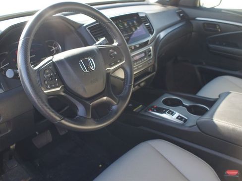 Used 2025 Honda Passport EX-L image 14