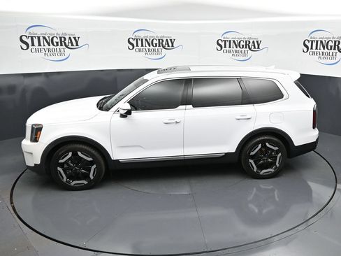 Used 2023 Kia Telluride EX FWD image 21