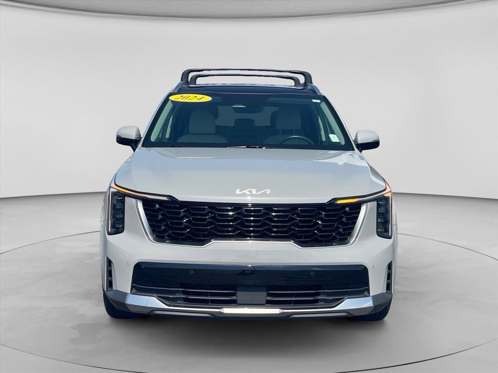 Used 2024 Kia Sorento S w/ Panoramic Sunroof Package FWD image 2