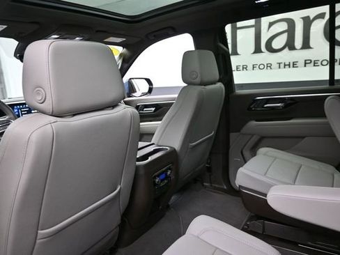 Used 2025 Chevrolet Tahoe LT w/ Advanced Technology Package AWD/4WD image 25