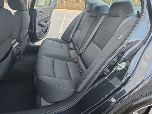 Used 2019 Nissan Altima 2.5 SV image 16