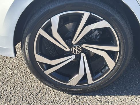 Certified 2025 Volkswagen Jetta SEL image 7