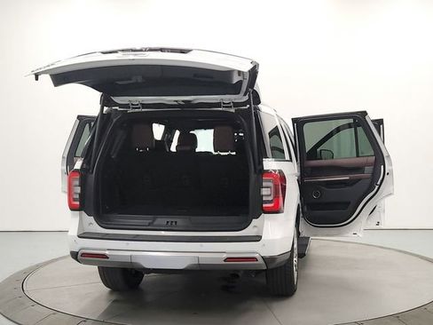 Used 2024 Ford Expedition Limited AWD/4WD image 14