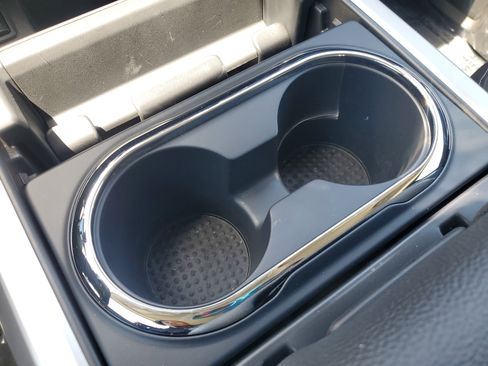 Certified 2024 Nissan Titan SV w/ SV Convenience Package image 24