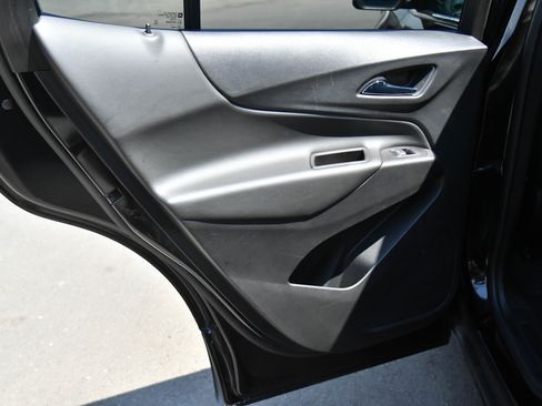 Used 2022 Chevrolet Equinox LT image 32