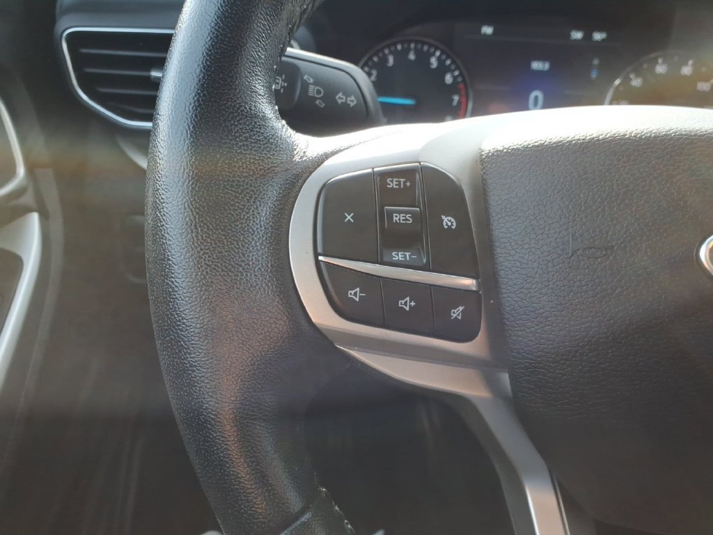 Used 2021 Ford Explorer XLT w/ Equipment Group 202A AWD/4WD image 24