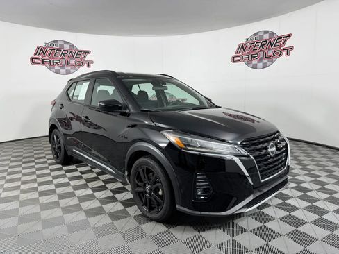 Used 2024 Nissan Kicks SR FWD image 9
