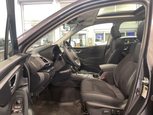 Used 2023 Subaru Forester Premium AWD/4WD image 8