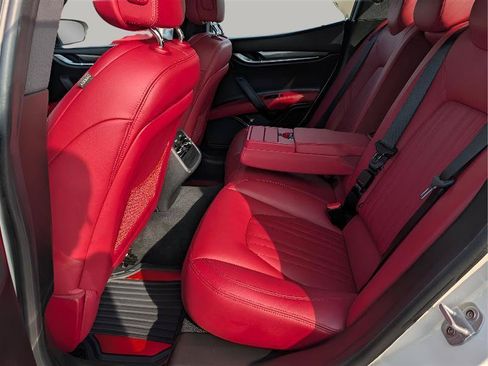 Used 2018 Maserati Ghibli S RWD image 24
