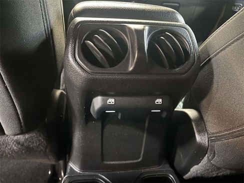 Used 2021 Jeep Wrangler Unlimited Sport image 14