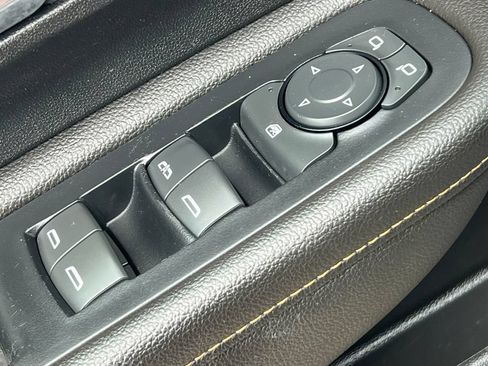 Used 2020 GMC Terrain SLE w/ Driver Convenience Package AWD/4WD image 16