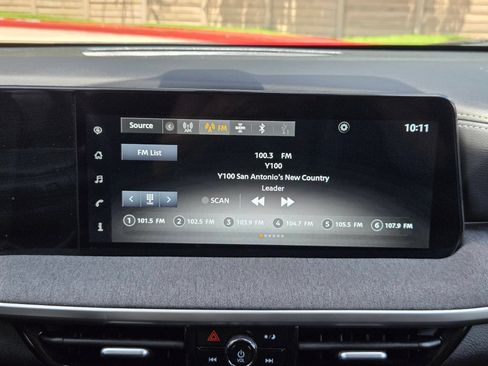 Used 2025 Nissan Kicks SV FWD image 14