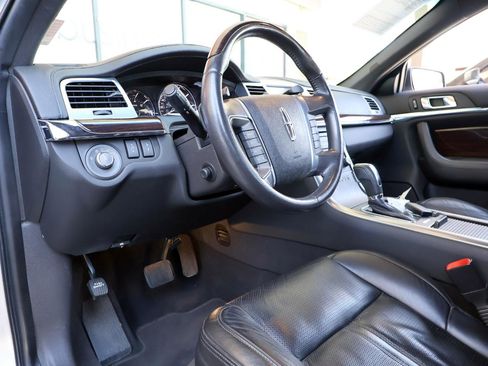 Used 2010 Lincoln MKS image 37