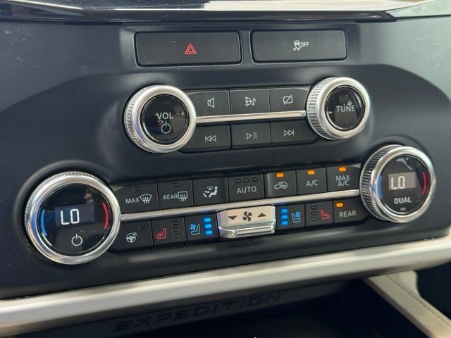 Used 2022 Ford Expedition Max Limited AWD/4WD image 26
