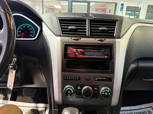 Used 2012 Chevrolet Traverse LT FWD image 17