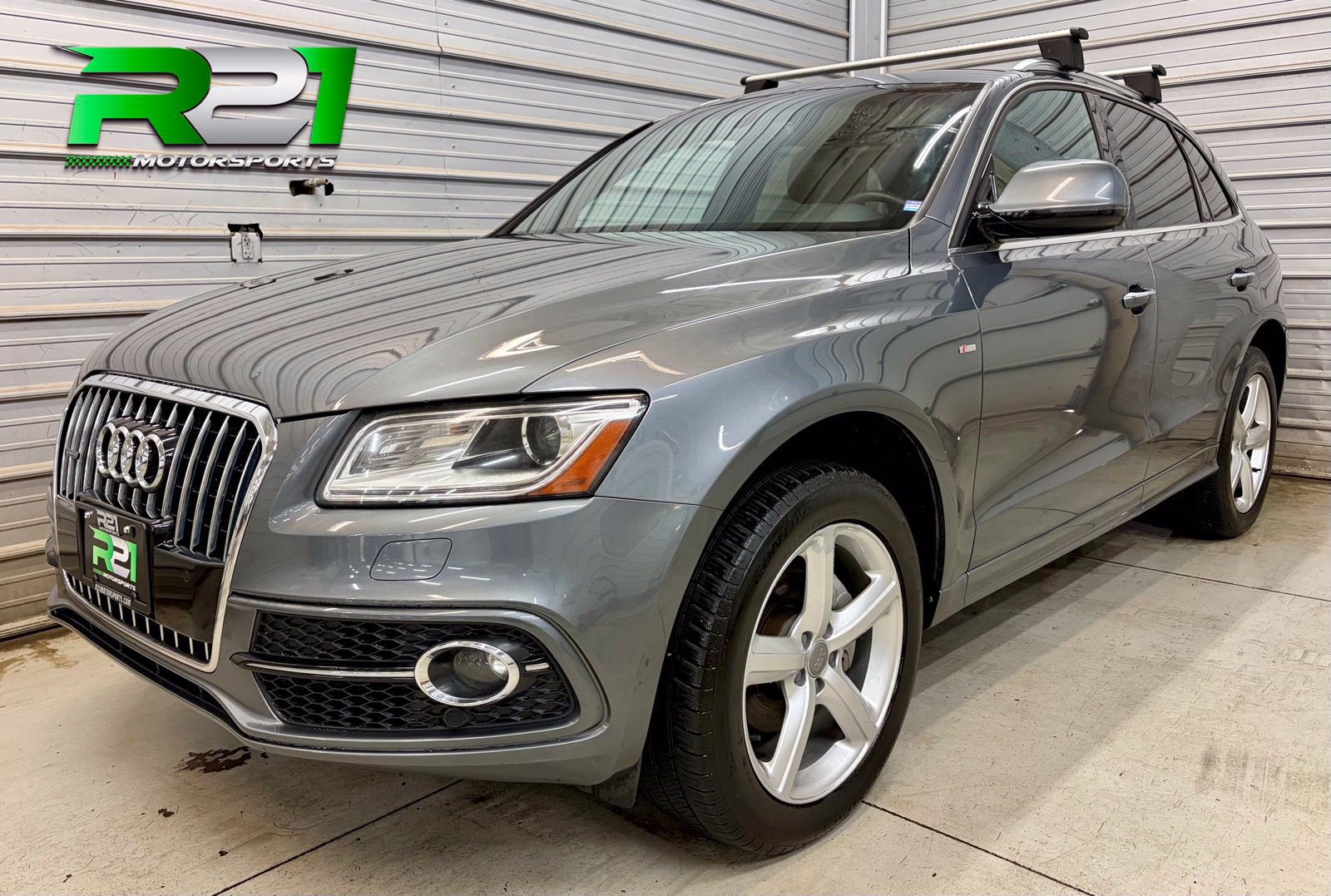 Used 2017 Audi Q5 2.0T Premium Plus w/ Technology Package AWD/4WD image 1