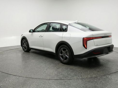 Used 2025 Kia K4 FWD image 6