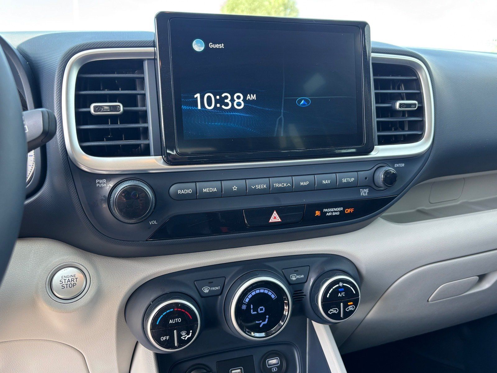 Used 2021 Hyundai Venue FWD image 14