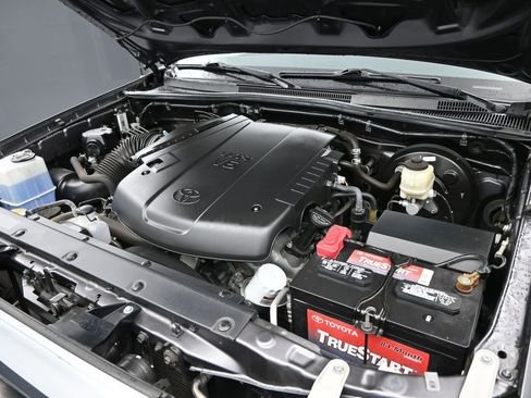 Used 2015 Toyota Tacoma PreRunner image 10