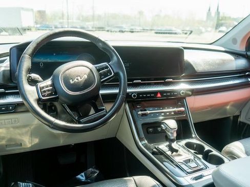 Used 2024 Kia Carnival SX Prestige FWD image 19