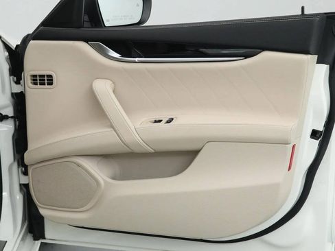 Used 2022 Maserati Ghibli Modena RWD image 17