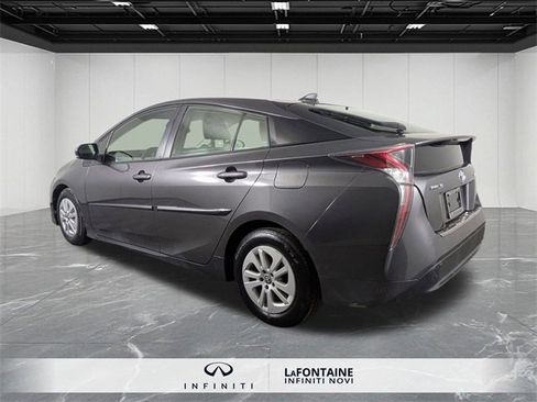 Used 2017 Toyota Prius Two image 3
