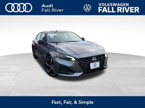Used 2025 Nissan Altima 2.5 SR w/ SR Premium Package AWD/4WD image 1