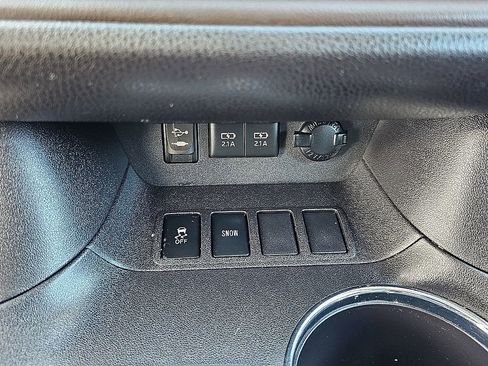 Used 2018 Toyota Highlander XLE image 30