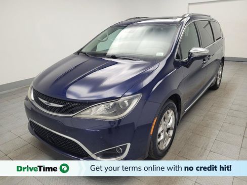 Used 2017 Chrysler Pacifica Limited FWD image 1
