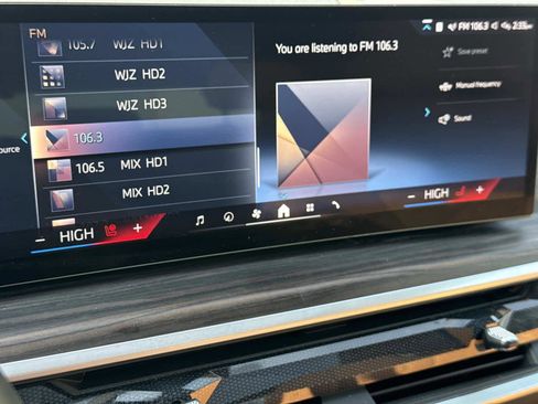 Used 2024 BMW X5 xDrive40i w/ M Sport Package image 3