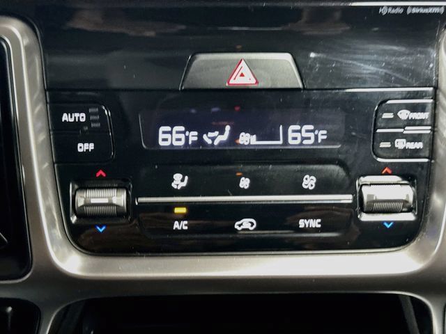 Used 2023 Kia Sorento S w/ Panoramic Sunroof Package AWD/4WD image 16