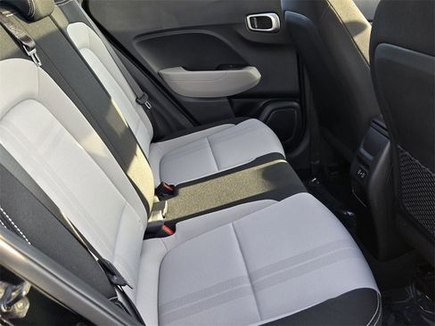 Certified 2024 Hyundai Venue SEL image 15