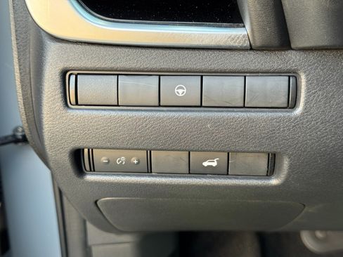 Used 2023 Nissan Rogue SL w/ SL Premium Package FWD image 18