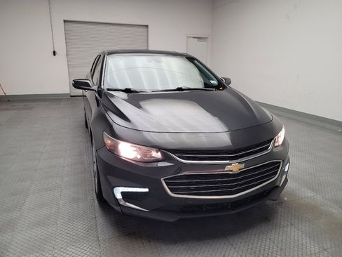 Used 2018 Chevrolet Malibu Premier w/ Premier Sun and Wheel Package FWD image 14