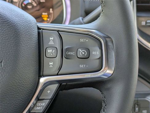 New 2026 RAM 3500 Laramie AWD/4WD image 27