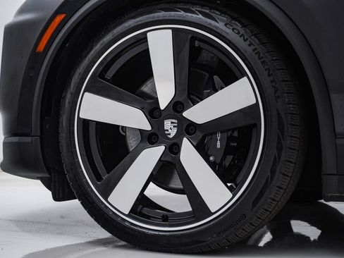 Certified 2025 Porsche Macan 4S Electric AWD/4WD image 13