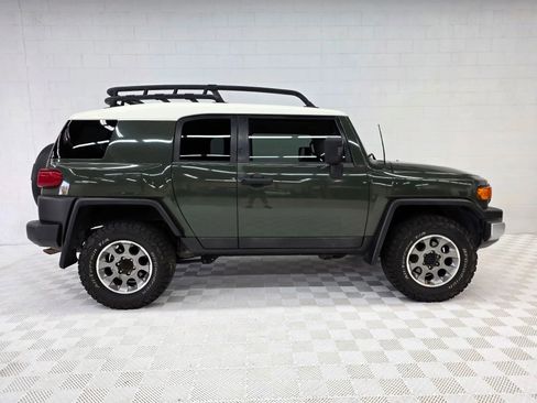 Used 2013 Toyota FJ Cruiser 4WD image 3