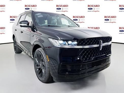 New 2026 Lincoln Navigator Reserve w/ Jet Appearance Package AWD/4WD image 1