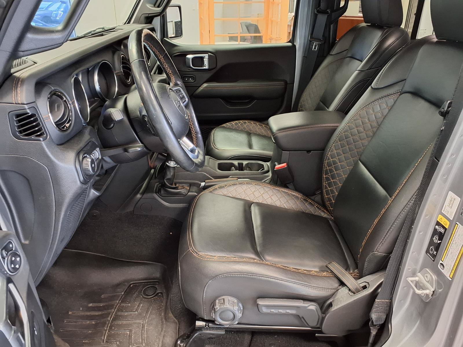 Used 2021 Jeep Wrangler Unlimited Sahara AWD/4WD image 21
