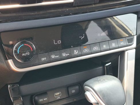Used 2023 Kia Seltos S w/ Navigation Package FWD image 21